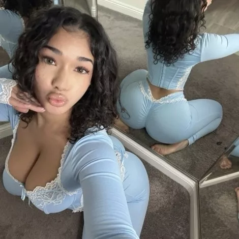 Realma - Escort Girls in Aire-la-Ville