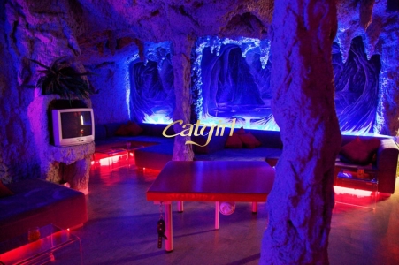 Kristallgrotte - Erotik Agentur in Oensingen
